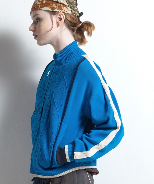 AULA AILA（アウラアイラ）の「ケーブルニットジップアップ（カーディガン/ボレロ・レディース・ブルー/ブラウン/ブラック・0）」の5枚目の写真