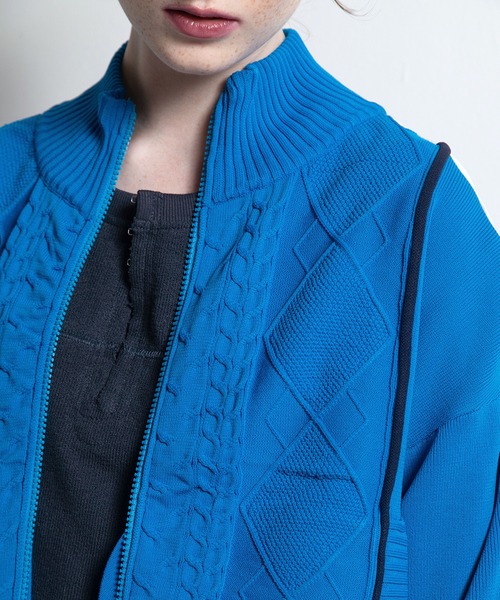 AULA AILA（アウラアイラ）の「ケーブルニットジップアップ（カーディガン/ボレロ・レディース・ブルー/ブラウン/ブラック・0）」の10枚目の写真