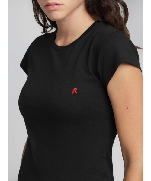 REPLAY(リプレイ)の「スリムフィット・クルーネックTシャツ(Tシャツ/カットソー・レディース・ホワイト/ブラック・SMALL/X-SMALL/MEDIUM)」の13枚目の写真