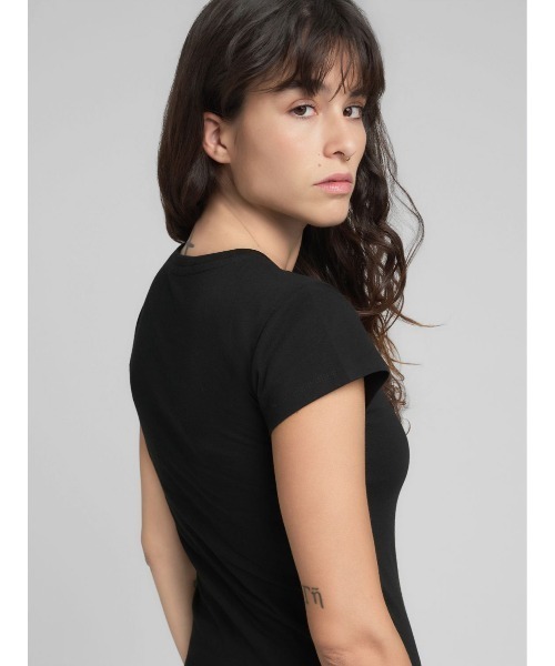 REPLAY(リプレイ)の「スリムフィット・クルーネックTシャツ(Tシャツ/カットソー・レディース・ホワイト/ブラック・SMALL/X-SMALL/MEDIUM)」の14枚目の写真