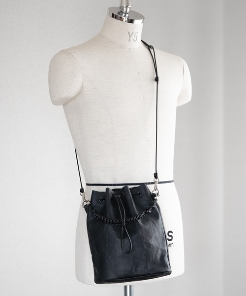 Senti(センティ)の「SENTI Dyneema(R) Leather DRAWSTRING 2WAYBAG / 超軽量ダイニーマレザードローストリング2WAYバッグ(ショルダーバッグ・メンズ・ブラック/ブラック系その他・FREE)」の14枚目の写真