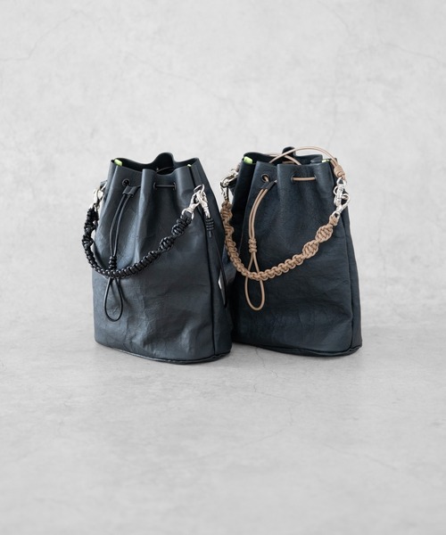 Senti(センティ)の「SENTI Dyneema(R) Leather DRAWSTRING 2WAYBAG / 超軽量ダイニーマレザードローストリング2WAYバッグ(ショルダーバッグ・メンズ・ブラック/ブラック系その他・FREE)」の15枚目の写真