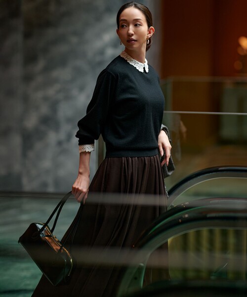 23区(ニジュウサンク)の「【洗える】エンブロイダリー フラワーレースコンビ ニット(ニット/セーター・レディース・ブラック系/グレー系/ネイビー系・38/40)」の16枚目の写真