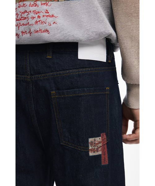 Desigual(デシグアル)の「浮世絵プリントのストレートデニムパンツ(デニムパンツ・メンズ・ブルー・XS/S/M/L/XL/XXL)」の5枚目の写真