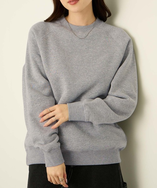 NAVY(ネイビー)の「nAvy 裏シャギーラ グラントレーナー(Tシャツ/カットソー・レディース・グレイッシュベージュ/ダークグリーン/杢グレー/スミクロ/オートミール・L/M)」の3枚目の写真