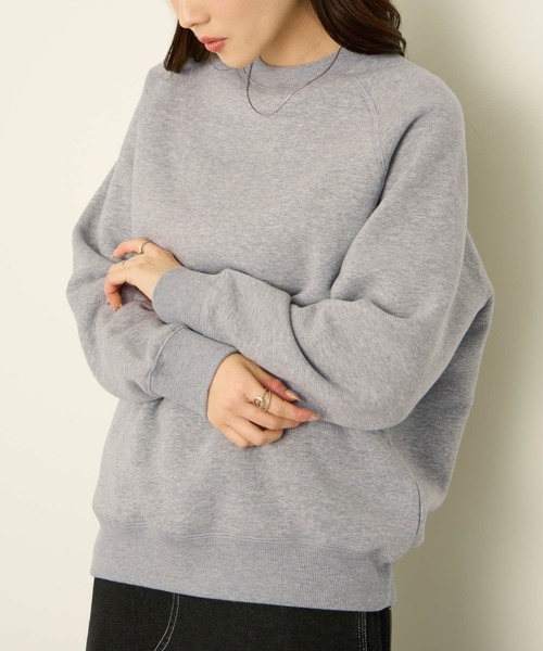 NAVY(ネイビー)の「nAvy 裏シャギーラ グラントレーナー(Tシャツ/カットソー・レディース・グレイッシュベージュ/ダークグリーン/杢グレー/スミクロ/オートミール・L/M)」の16枚目の写真