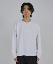 AH ABAHOUSE（エーエイチアバハウス）の「MODERN KANOKO SNAP HENRY NECK LONG SLEEVE T-SHIRT / モダン カノコ スナップ ヘンリーネック ロングスリーブTシャツ（Tシャツ/カットソー・レディース）」