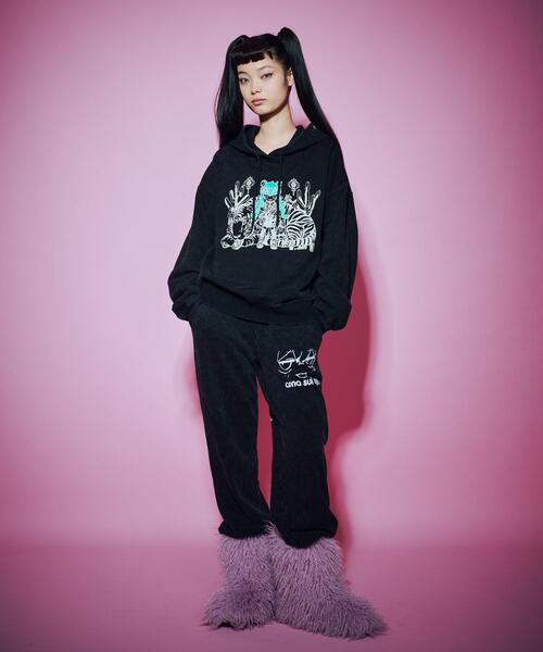anna sui nyc(アナ スイ エヌ ワイ シー)の「anna sui nyc/アナ スイ エヌワイシー/『×寺田てら』TERAスウェットフーディー/15213344(パーカー・レディース・ブラック/ピンク・F)」の4枚目の写真