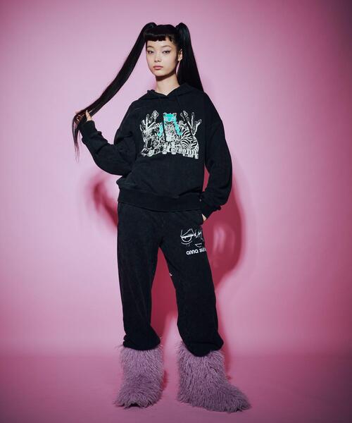 anna sui nyc(アナ スイ エヌ ワイ シー)の「anna sui nyc/アナ スイ エヌワイシー/『×寺田てら』TERAスウェットフーディー/15213344(パーカー・レディース・ブラック/ピンク・F)」の5枚目の写真