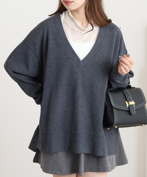 OMNES（オムネス）の「ウールタッチリブニットソー深Vネックプルオーバー（ニット/セーター・レディース・グレイッシュベージュ/ベージュ/チャコール・FREE）」の2枚目の写真