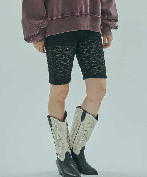ROSE BUD(ローズバッド)の「LACE HALF LEGGINGS(その他パンツ・レディース・オフホワイト/ブラック・ONE SIZE)」の2枚目の写真