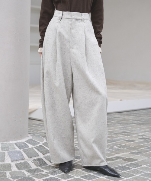 AIC.（エーアイシー）の「ミックスツイルコクーンワイドパンツ（スラックス・レディース・ダークブラウン/アイボリー・FREE）」の2枚目の写真