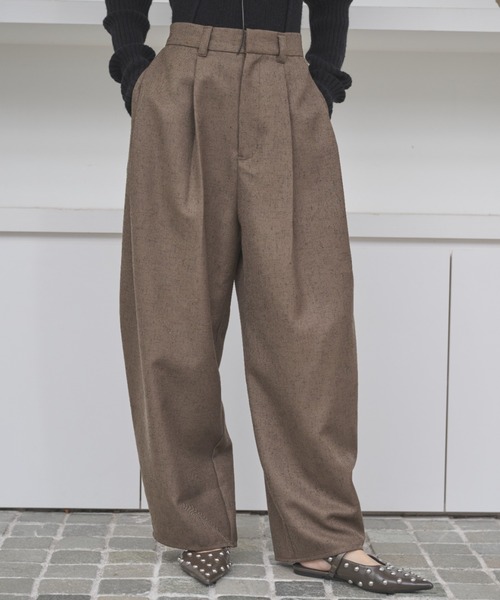 AIC.（エーアイシー）の「ミックスツイルコクーンワイドパンツ（スラックス・レディース・ダークブラウン/アイボリー・FREE）」の15枚目の写真