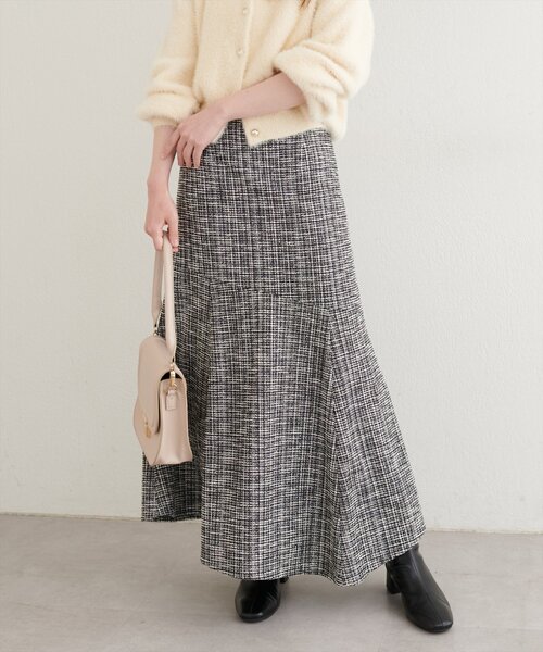 natural couture(ナチュラルクチュール)の「【WEB限定】イレヘムツイードチェックスカート(スカート・レディース・ブラック系その他/ブラック/グレイッシュベージュ・LARGE/MEDIUM)」の4枚目の写真