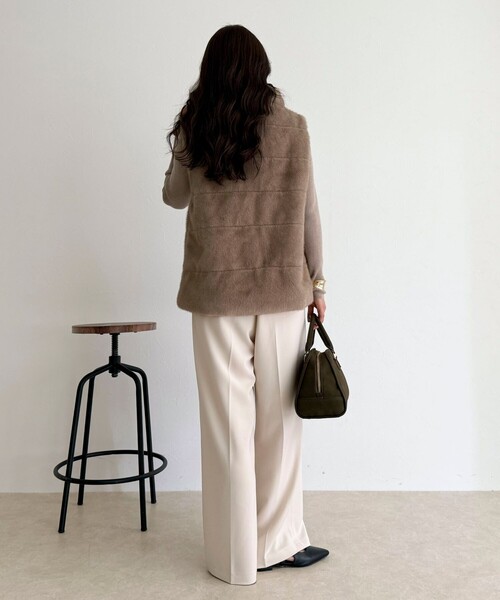 fredy emue（フレディエミュ）の「ボーダーキルトファーベスト（その他アウター・レディース・ブラウン/アイボリー・38）」の6枚目の写真