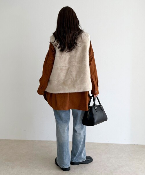 fredy emue（フレディエミュ）の「ボーダーキルトファーベスト（その他アウター・レディース・ブラウン/アイボリー・38）」の22枚目の写真