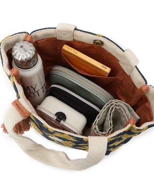 SHOO・LA・RUE(シューラルー)の「インド製ジャカードランチトートバッグ(トートバッグ・レディース・ベージュ系3/ライトグレー系3/グリーン系その他5/ブラック系3/ベージュ系その他6・00)」の18枚目の写真