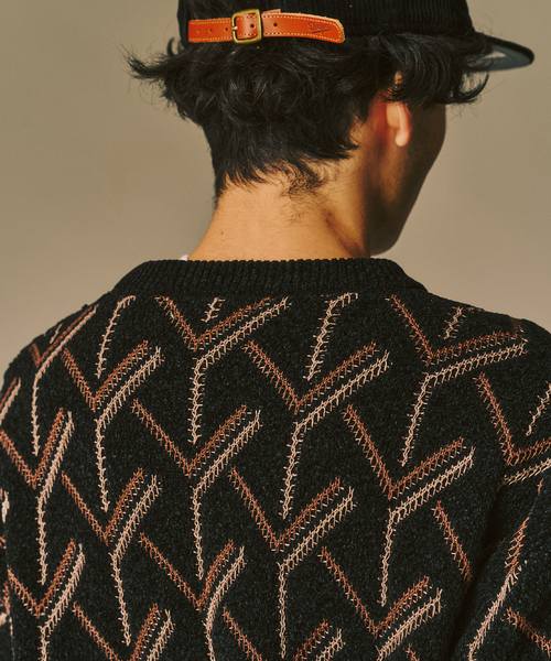 417 EDIFICE（フォーワンセブンエディフィス）の「ジオメ ジャガードニットクルー（ニット/セーター・メンズ・オレンジ/ベージュ/ブラック・MEDIUM/LARGE）」の8枚目の写真