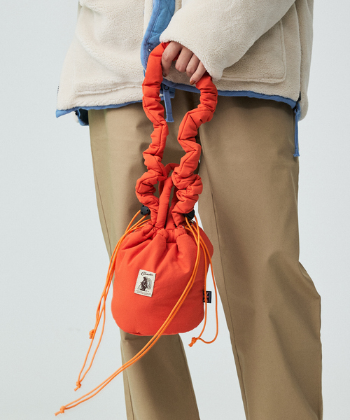 COBMASTER（コブマスター）の「【COBMASTER/コブマスター】PADDED-MUFFIN DRAWSTRING SHOULDERBAG/パデットバッグ/ドロスト/ユニセックス【WEB限定】（ショルダーバッグ・メンズ・ブラック/ライトベージュ/イエロー/オレンジ/ブルー・フリー）」の10枚目の写真