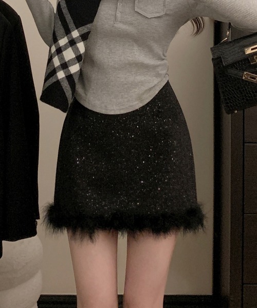 leune(ルネ)の「裾ファーハイウエストスカート(スカート・レディース・グレー/ブラック・SMALL/MEDIUM)」の4枚目の写真