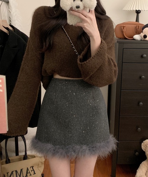 leune(ルネ)の「裾ファーハイウエストスカート(スカート・レディース・グレー/ブラック・SMALL/MEDIUM)」の11枚目の写真