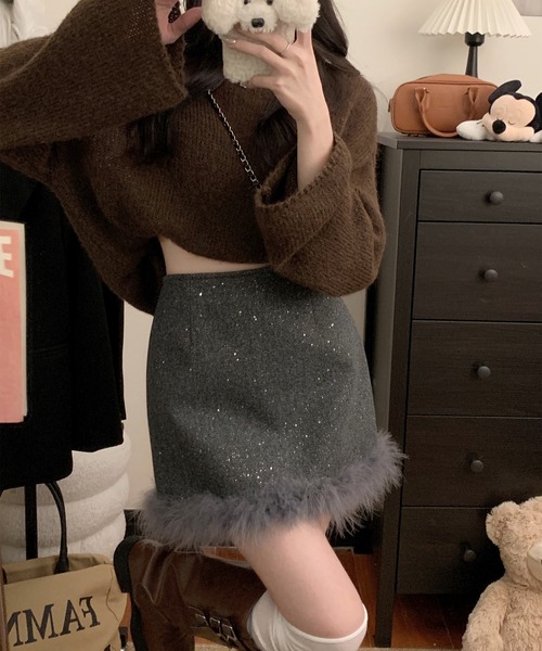 leune(ルネ)の「裾ファーハイウエストスカート(スカート・レディース・グレー/ブラック・SMALL/MEDIUM)」の12枚目の写真