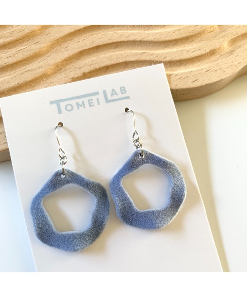 tone(トーン)の「【TOMEI LAB】フロッキー ピアス(MA)(ピアス(両耳用)・レディース・カーキ/ブルー系その他/ワインレッド・FREE)」の2枚目の写真