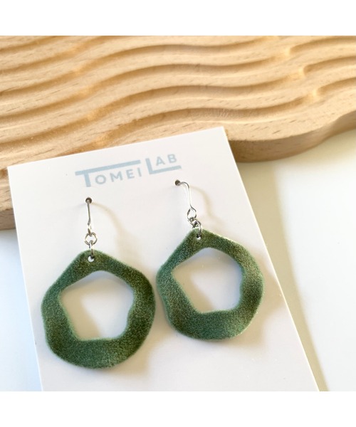 tone(トーン)の「【TOMEI LAB】フロッキー ピアス(MA)(ピアス(両耳用)・レディース・カーキ/ブルー系その他/ワインレッド・FREE)」の1枚目の写真