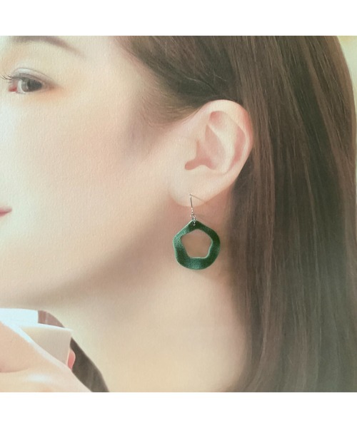 tone(トーン)の「【TOMEI LAB】フロッキー ピアス(MA)(ピアス(両耳用)・レディース・カーキ/ブルー系その他/ワインレッド・FREE)」の6枚目の写真