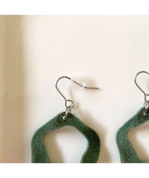 tone(トーン)の「【TOMEI LAB】フロッキー ピアス(MA)(ピアス(両耳用)・レディース・カーキ/ブルー系その他/ワインレッド・FREE)」の11枚目の写真