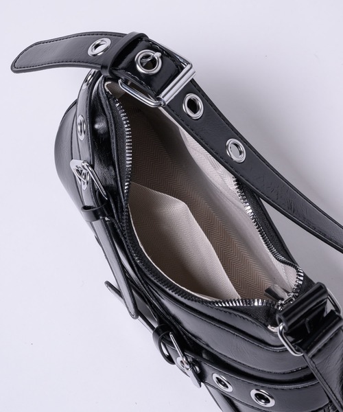 17HR（セブンティーンアワーズ）の「ダブルベルトハンドバッグ（ハンドバッグ・レディース・レッド/ブラウン/ブラック・FREE）」の4枚目の写真