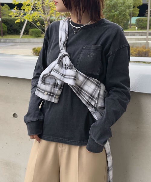 ATHLETA（アスレタ）の「［ athleta ］ピグメントウォッシュロングスリーブプリントTシャツ（Tシャツ/カットソー・レディース・グレー/グレイッシュベージュ/ブラック・M/L）」の5枚目の写真