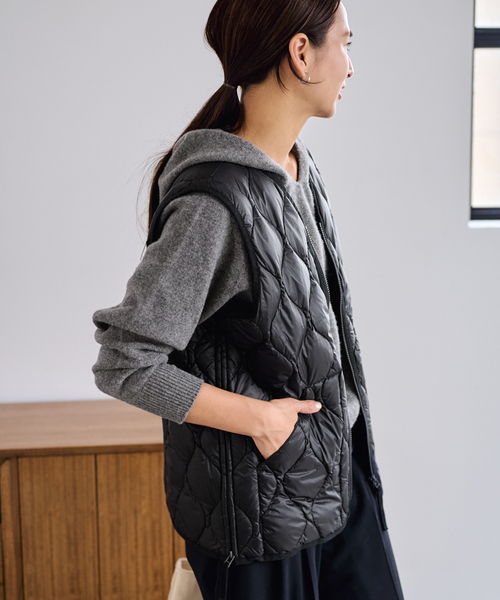 FRAMeWORK（フレームワーク）の「TAION/タイオン MILITARY V NECK WZIPダウンベスト（ダウンジャケット/コート・レディース・ホワイト/ブラック/ベージュ・FREE）」の11枚目の写真