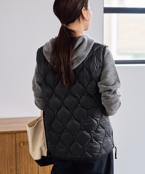 FRAMeWORK（フレームワーク）の「TAION/タイオン MILITARY V NECK WZIPダウンベスト（ダウンジャケット/コート・レディース・ホワイト/ブラック/ベージュ・FREE）」の12枚目の写真