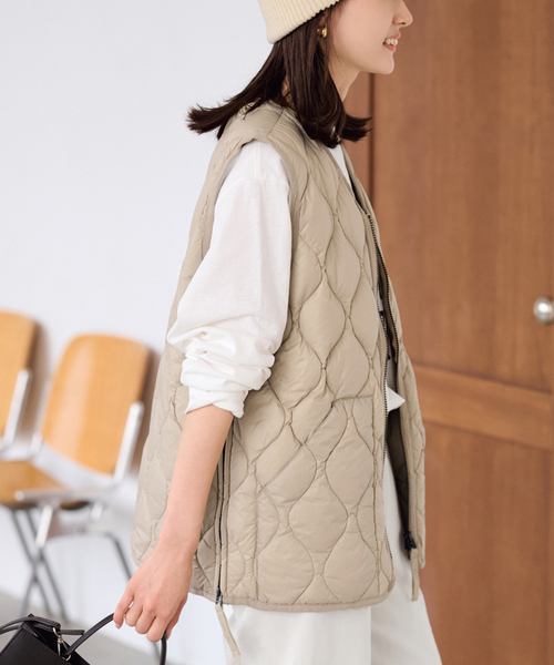 FRAMeWORK（フレームワーク）の「TAION/タイオン MILITARY V NECK WZIPダウンベスト（ダウンジャケット/コート・レディース・ホワイト/ブラック/ベージュ・FREE）」の14枚目の写真