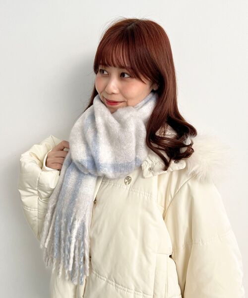 MAJESTIC LEGON（マジェスティックレゴン）の「アソートブークレストール（ストール/ショール・レディース・アイボリー/ベージュ系その他2/ベージュ/ピンク/グレー系その他/グレー・FREE）」の4枚目の写真