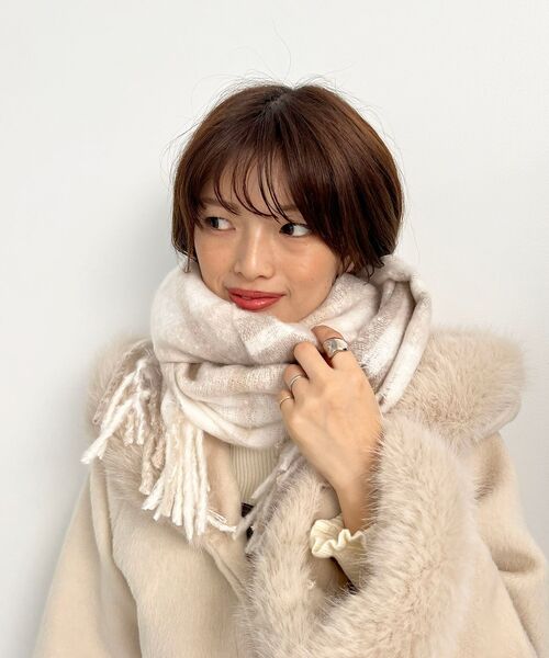 MAJESTIC LEGON（マジェスティックレゴン）の「アソートブークレストール（ストール/ショール・レディース・アイボリー/ベージュ系その他2/ベージュ/ピンク/グレー系その他/グレー・FREE）」の5枚目の写真