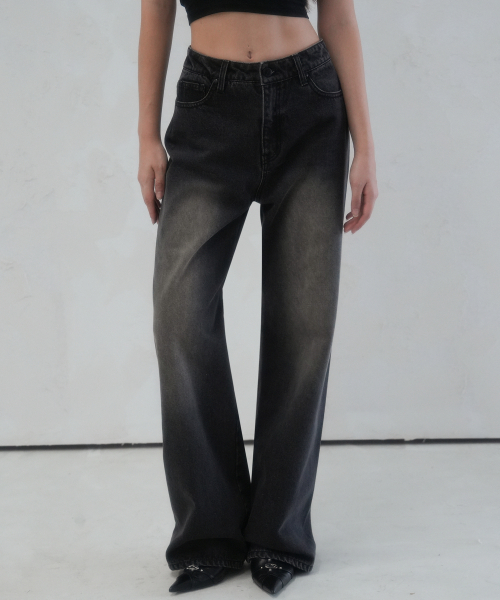 Vivacious(ビバシャス)の「D Brush Straight Denim Pants BLUE(デニムパンツ・レディース・ブルー・SMALL/MEDIUM/LARGE)」の2枚目の写真