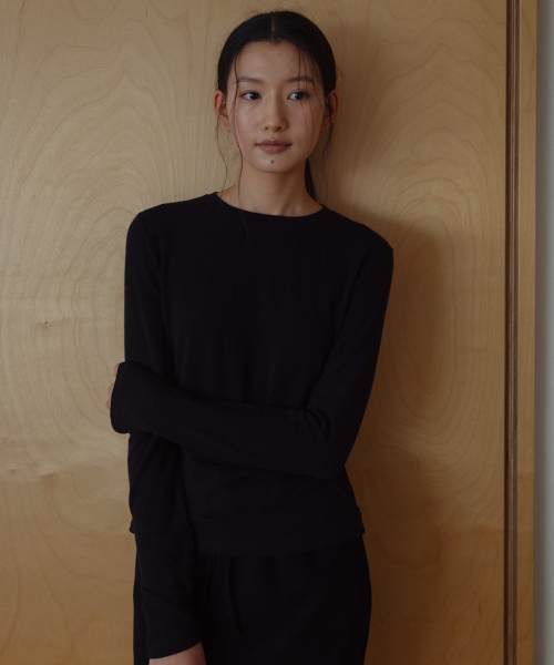 LAMINEZ(ラミネズ)の「ウォームロングスリーブTシャツ - ブラック(Tシャツ/カットソー・レディース・その他・FREE)」の2枚目の写真