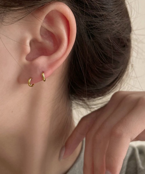 tunee(チュニー)の「【446639-1】シンプルミニフープリングピアス(RZ)(ピアス(両耳用)・レディース・ゴールド/シルバー・XS)」の1枚目の写真