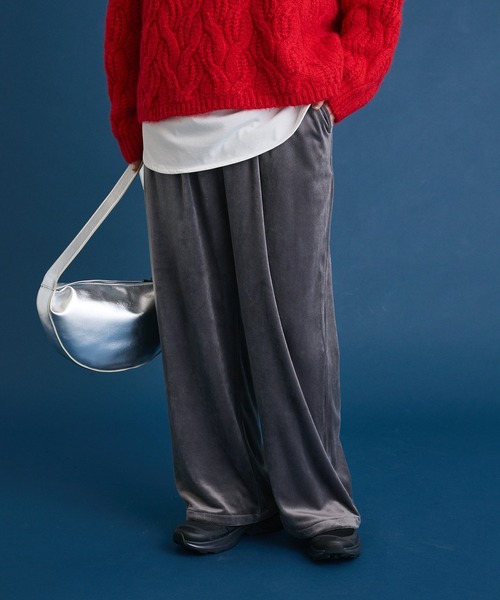 Green　Parks（グリーンパークス）の「ぽかぽか裏起毛ベロアイージーパンツ（その他パンツ・レディース・ブラック/サックスブルー/アイボリー/チャコールグレー・FREE）」の3枚目の写真