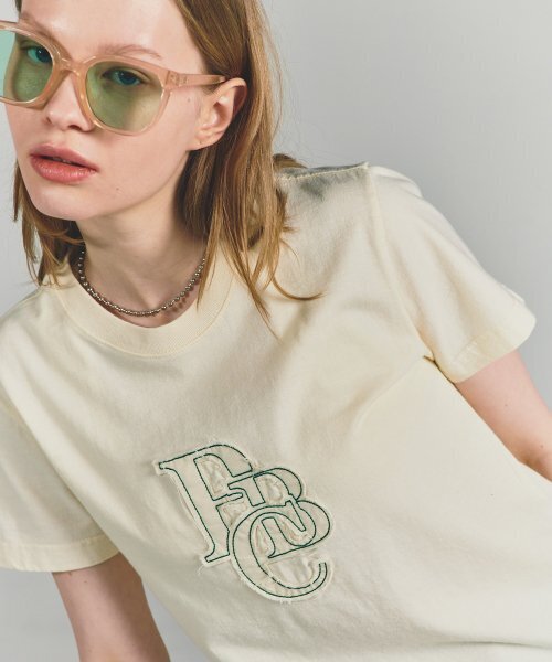PAPERBOY(ペーパーボーイ)の「クロップツイルPBC半袖Tシャツ-クリーム(Tシャツ/カットソー・レディース・その他・MEDIUM/SMALL)」の1枚目の写真