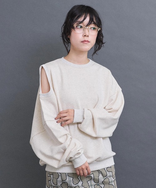 I am I in fact...(アイアムアイインファクト)の「ADVANCE裏毛 変形スウェット(スウェット・レディース・グレー/ブラック・FREE)」の4枚目の写真