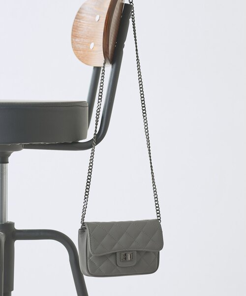 Whim Gazette(ウィムガゼット)の「【Hoaw.】チェーンミニバッグ(ショルダーバッグ・レディース・サックスブルー/チャコールグレー/ベージュ・FREE)」の15枚目の写真