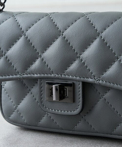 Whim Gazette(ウィムガゼット)の「【Hoaw.】チェーンミニバッグ(ショルダーバッグ・レディース・サックスブルー/チャコールグレー/ベージュ・FREE)」の19枚目の写真