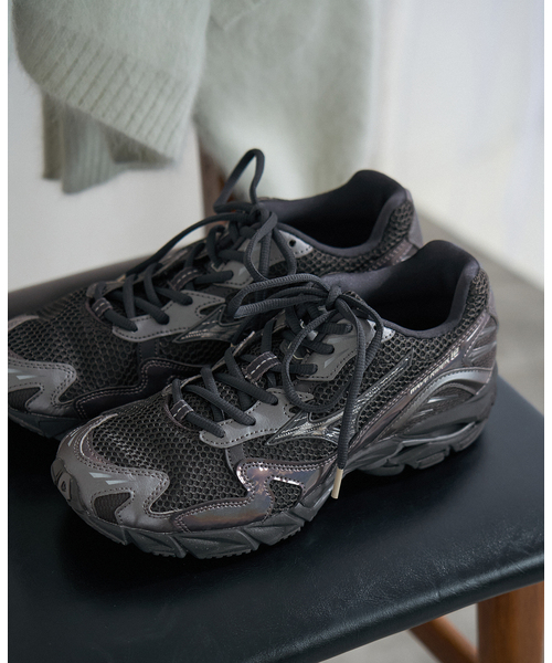 IENA（イエナ）の「MIZUNO/ミズノ WAVE RIDER 10 スニーカー D1GA2104/2431（スニーカー・レディース・ホワイト/ブラック・23.5cm/23cm/25cm/24.5cm/24cm）」の3枚目の写真