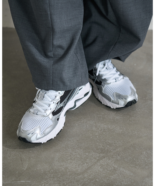 IENA（イエナ）の「MIZUNO/ミズノ WAVE RIDER 10 スニーカー D1GA2104/2431（スニーカー・レディース・ホワイト/ブラック・23.5cm/23cm/25cm/24.5cm/24cm）」の22枚目の写真