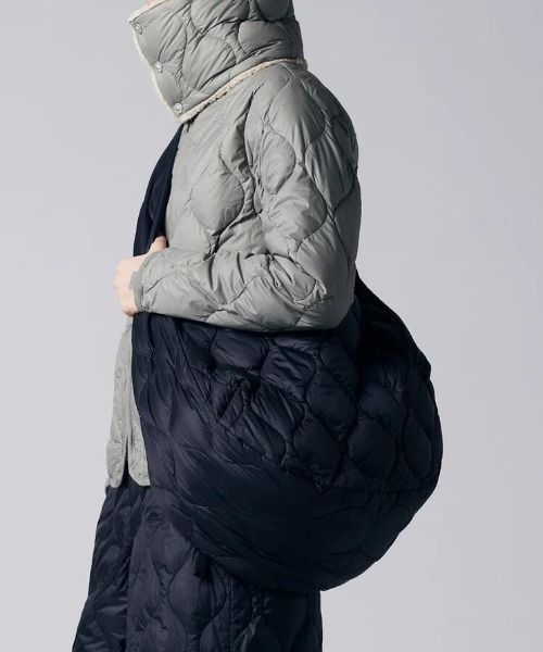 TAION（タイオン）の「MILITARY BANANA SLDR DOWN BAGL　BG02ALSML-1-L（ショルダーバッグ・メンズ・ブラック・FREE）」の5枚目の写真