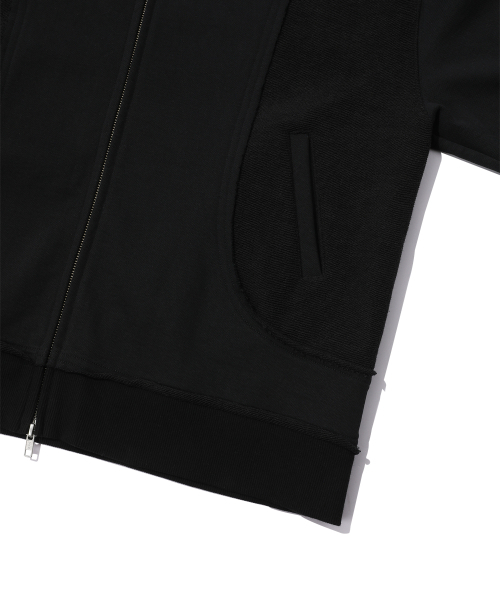 EPISODE UNTITLED（エピソードアンタイトルド）の「IN&OUT PATCHWORK ZIP-UP HOODIE_BLACK（パーカー・レディース・その他・1/2）」の4枚目の写真