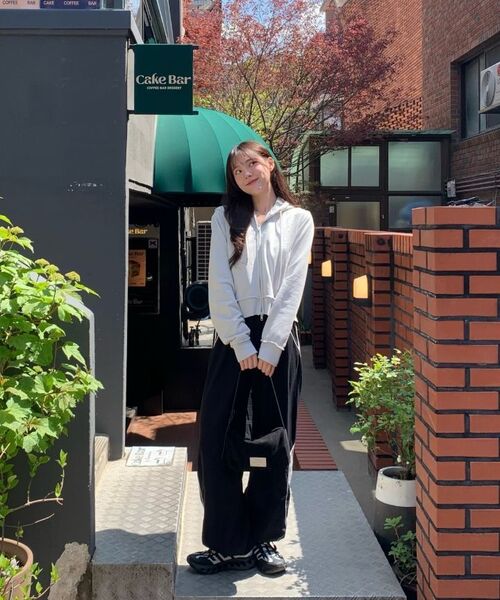 EPISODE UNTITLED（エピソードアンタイトルド）の「IN&OUT PATCHWORK ZIP-UP HOODIE_BLACK（パーカー・レディース・その他・1/2）」の8枚目の写真